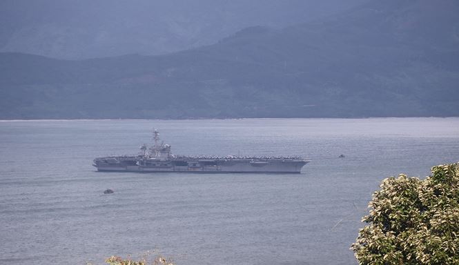 Hôm nay đại bàng vàng USS Carl Vinson của Hạm đội 7 Mỹ rời Đà Nẵng